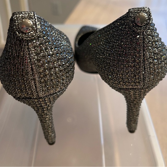 Michael Kors Dorothy Silver Crystal Embellished Pointed-Toe Pumps size 9 NWT - Picture 8 of 14